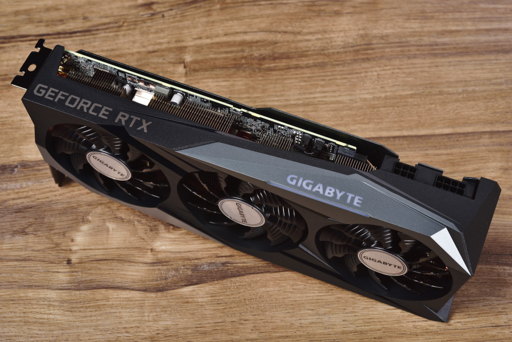 GIGABYTE GeForce RTX 3070 GAMING OC 顯卡測試 / 主流 2K 升級 入門 4K 也行 | XFastest