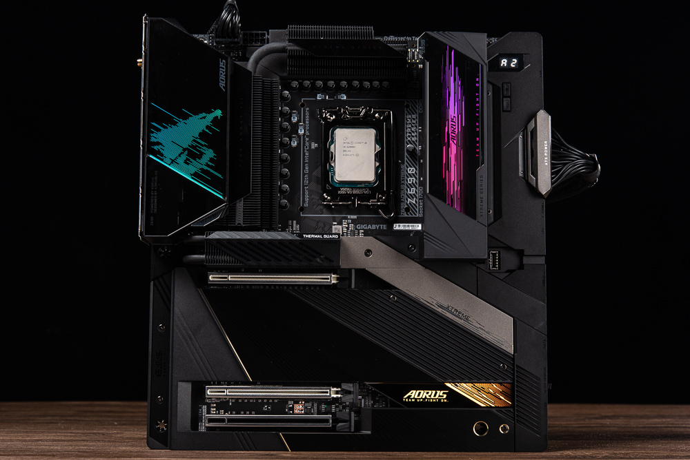 究極神鷹！GIGABYTE Z690 AORUS XTREME 開箱測試/ 堆料獸散熱王