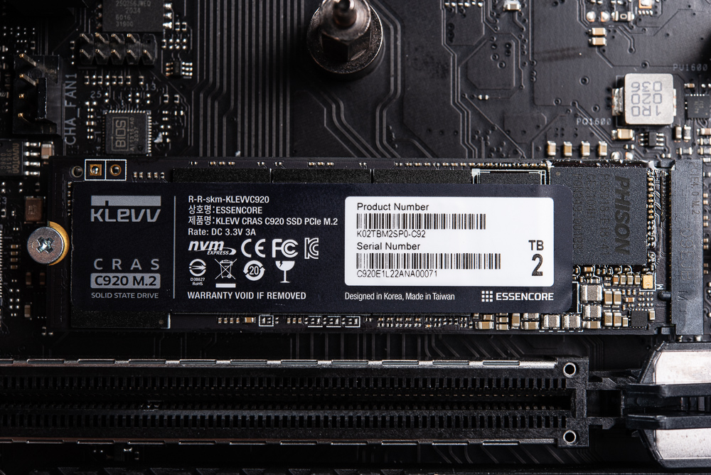 KLEVV CRAS C920 M.2 SSD 2TB 開箱測試/ PCIe 4.0 x4 極速7000 MB/s